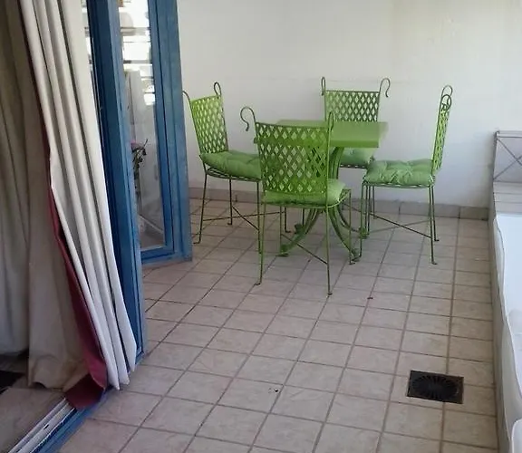 דירה House